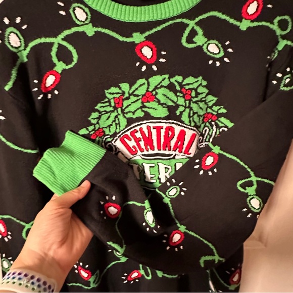 Central Perk Christmas Sweater - Picture 6 of 8